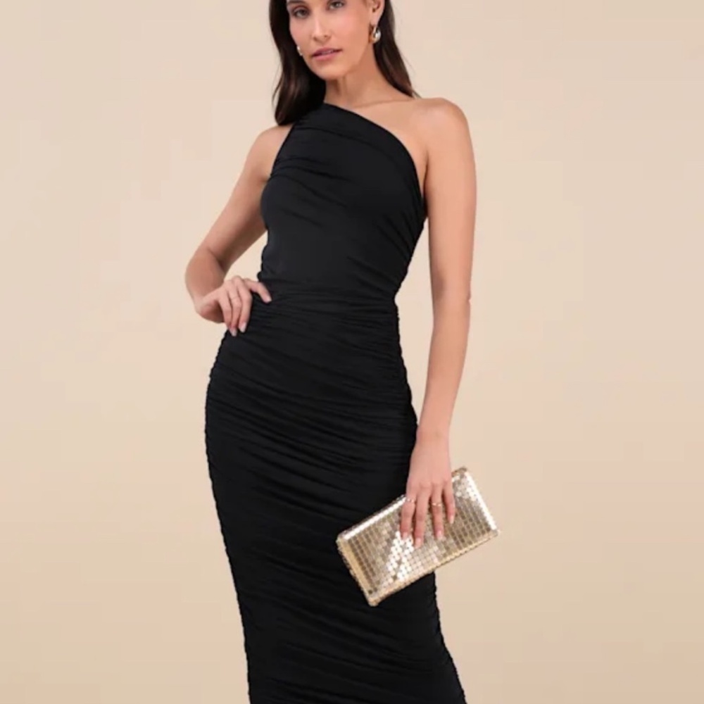 Lulu's Effortless Magnetism Black Ruched One-Shoulder Maxi Dress